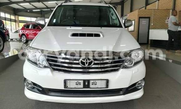 Acheter Occasion Voiture Toyota Fortuner Blanc à Livingstone, Zambie Acheter Occasion Voiture Toyota Fortuner Blanc à Livingstone, Zambie