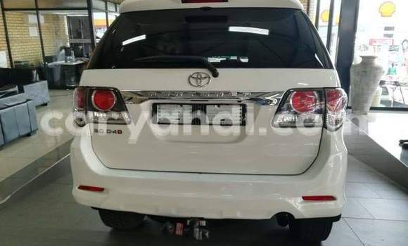 Acheter Occasion Voiture Toyota Fortuner Blanc à Livingstone, Zambie Acheter Occasion Voiture Toyota Fortuner Blanc à Livingstone, Zambie