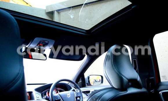 Acheter Occasion Voiture Volvo XC60 Rouge à Lusaka, Zambie Acheter Occasion Voiture Volvo XC60 Rouge à Lusaka, Zambie
