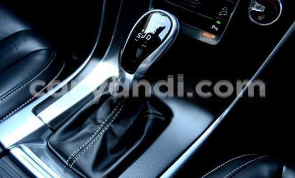 Acheter Occasion Voiture Volvo XC60 Rouge à Lusaka, Zambie Acheter Occasion Voiture Volvo XC60 Rouge à Lusaka, Zambie