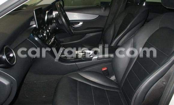 Acheter Occasion Voiture Mercedes‒Benz C–Class Blanc à Lusaka, Zambie Acheter Occasion Voiture Mercedes‒Benz C–Class Blanc à Lusaka, Zambie