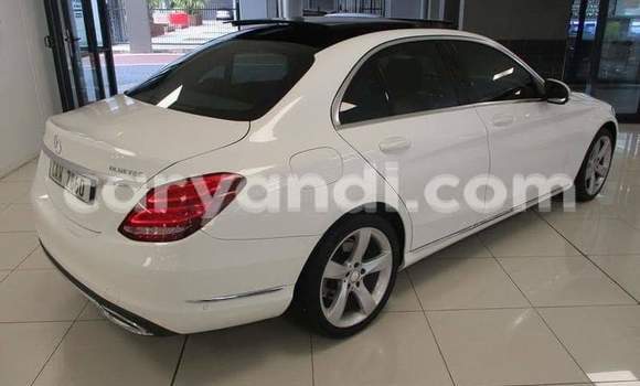 Acheter Occasion Voiture Mercedes‒Benz C–Class Blanc à Lusaka, Zambie Acheter Occasion Voiture Mercedes‒Benz C–Class Blanc à Lusaka, Zambie