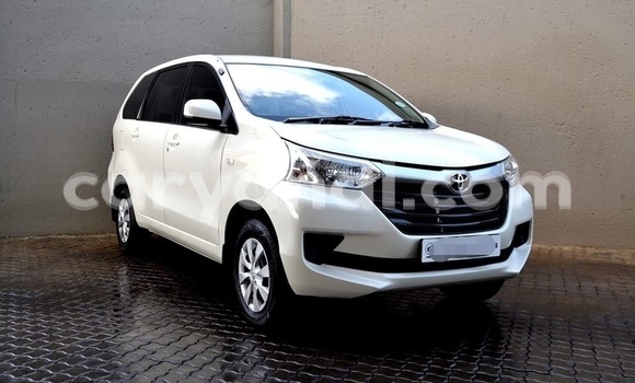 Nunua Ilio tumika Toyota Avanza Nyeupe Gari ndani ya Chingola nchini Zambia