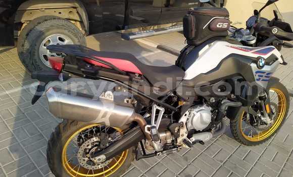 Acheter Occasion Moto BMW GS Blanc à Lusaka, Zambie
