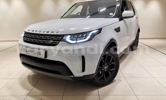 Nunua Ilio tumika Land Rover Discovery Nyeupe Gari ndani ya Lusaka nchini Zambia