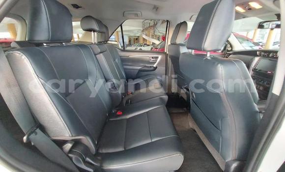 Acheter Occasion Voiture Toyota Fortuner Blanc à Lusaka, Zambie Acheter Occasion Voiture Toyota Fortuner Blanc à Lusaka, Zambie