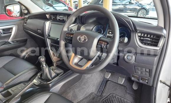 Acheter Occasion Voiture Toyota Fortuner Blanc à Lusaka, Zambie Acheter Occasion Voiture Toyota Fortuner Blanc à Lusaka, Zambie