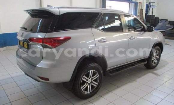 Acheter Occasion Voiture Toyota Fortuner Gris à Chipata, Zambie Acheter Occasion Voiture Toyota Fortuner Gris à Chipata, Zambie