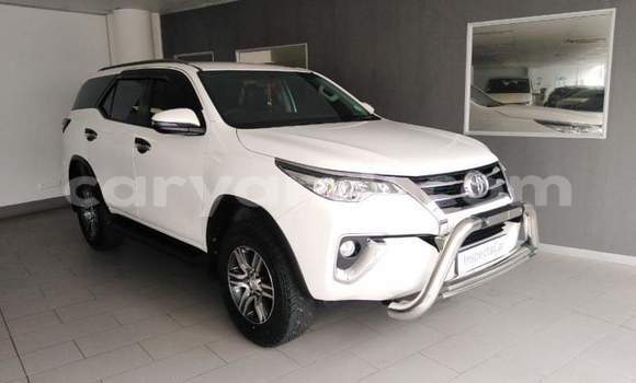 Buy Used Toyota Fortuner White Car in Chipata in Zambia