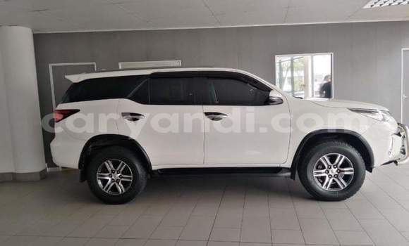Acheter Occasion Voiture Toyota Fortuner Blanc à Chipata, Zambie Acheter Occasion Voiture Toyota Fortuner Blanc à Chipata, Zambie