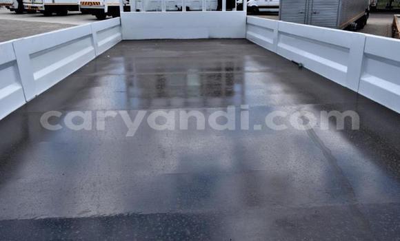 Acheter Occasion Utilitaire Nissan UD Blanc à Chingola, Zambie Acheter Occasion Utilitaire Nissan UD Blanc à Chingola, Zambie