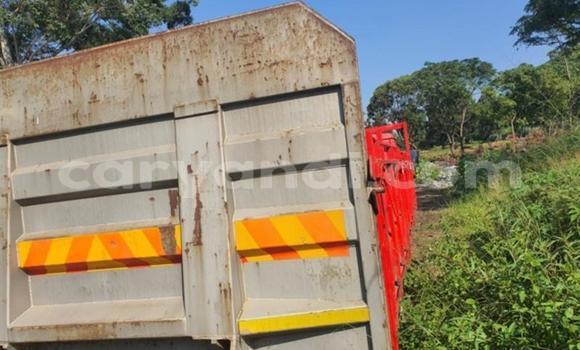 Acheter Occasion Utilitaire Nissan UD Rouge à Choma, Du sud Acheter Occasion Utilitaire Nissan UD Rouge à Choma, Du sud