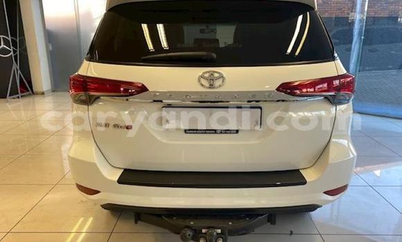 Acheter Occasion Voiture Toyota Fortuner Blanc à Kalomo, Du sud Acheter Occasion Voiture Toyota Fortuner Blanc à Kalomo, Du sud
