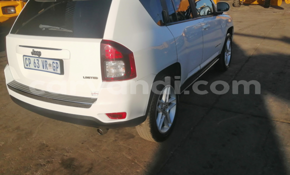Acheter Occasion Voiture Jeep Compass Blanc à Chipata, Zambie Acheter Occasion Voiture Jeep Compass Blanc à Chipata, Zambie