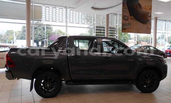 Buy Used Toyota Hilux Beige Car in Lusaka in Zambia Buy Used Toyota Hilux Beige Car in Lusaka in Zambia