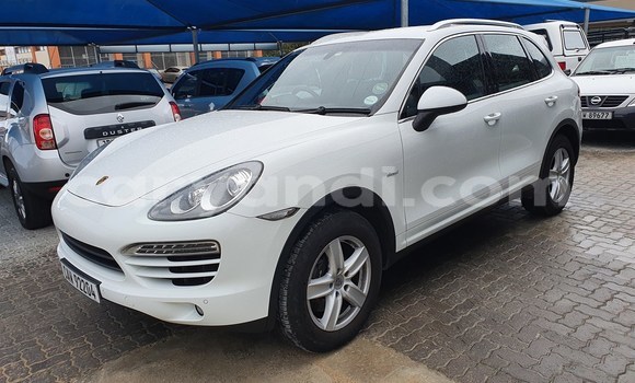 Buy Used Porsche Cayenne White Car in Lusaka in Zambia Buy Used Porsche Cayenne White Car in Lusaka in Zambia