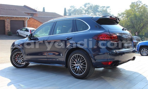 Buy Used Porsche Cayenne Blue Car in Lusaka in Zambia Buy Used Porsche Cayenne Blue Car in Lusaka in Zambia