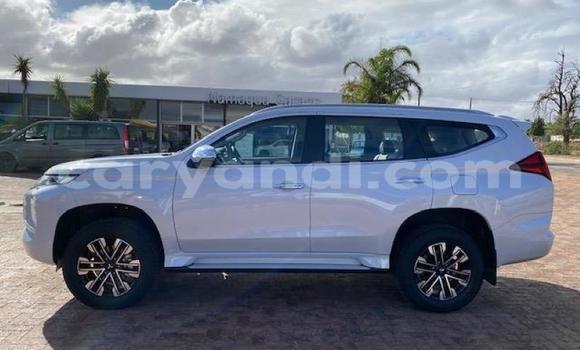 Acheter Occasion Voiture Mitsubishi Pajero Sport Blanc à Kitwe, Zambie