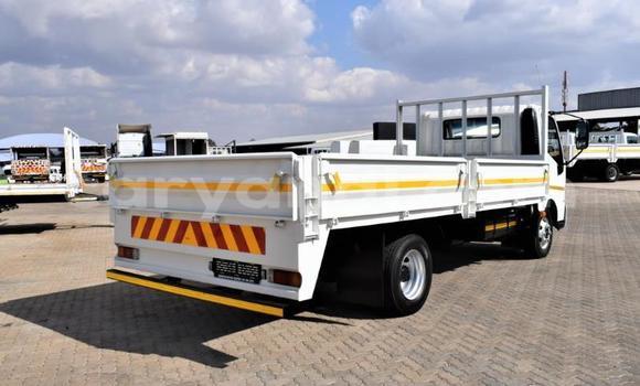 Acheter Occasion Utilitaire Hino 300 Series Blanc à Chingola, Zambie Acheter Occasion Utilitaire Hino 300 Series Blanc à Chingola, Zambie