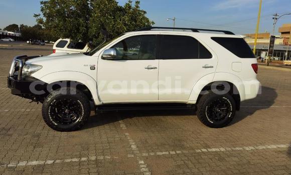 Tenga Tsaru Toyota Fortuner Chena Mota in Choma in Southern Tenga Tsaru Toyota Fortuner Chena Mota in Choma in Southern