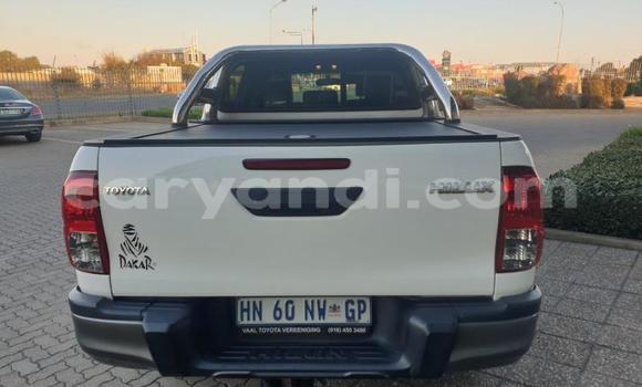 Acheter Occasion Voiture Toyota Hilux Blanc à Kitwe, Zambie