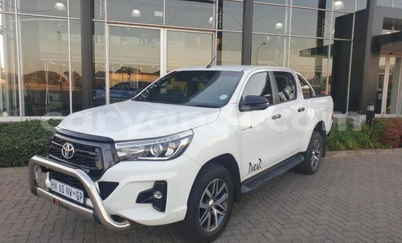 Buy Used Toyota Hilux White Car in Kitwe in Zambia Buy Used Toyota Hilux White Car in Kitwe in Zambia