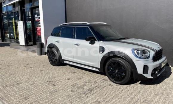 Tenga Tsaru MINI Countryman Chena Mota in Livingstone in Zambia Tenga Tsaru MINI Countryman Chena Mota in Livingstone in Zambia