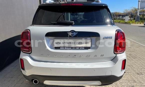 Tenga Tsaru MINI Countryman Chena Mota in Livingstone in Zambia Tenga Tsaru MINI Countryman Chena Mota in Livingstone in Zambia