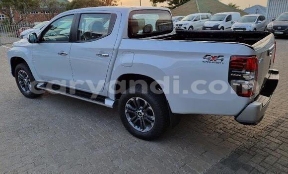 Tenga Tsaru Mitsubishi Triton Chena Mota in Choma in Southern Tenga Tsaru Mitsubishi Triton Chena Mota in Choma in Southern