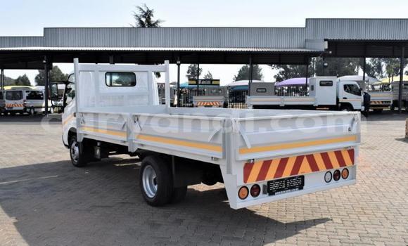 Buy Used Toyota Dyna White Car in Livingstone in Zambia Buy Used Toyota Dyna White Car in Livingstone in Zambia