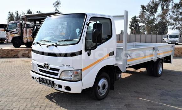 Buy Used Toyota Dyna White Car in Livingstone in Zambia Buy Used Toyota Dyna White Car in Livingstone in Zambia