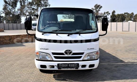 Buy Used Toyota Dyna White Car in Livingstone in Zambia Buy Used Toyota Dyna White Car in Livingstone in Zambia