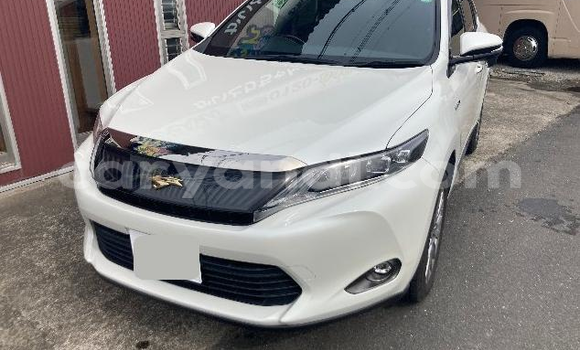Buy Used Toyota Harrier White Car in Livingstone in Zambia