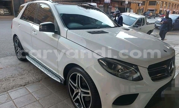 Acheter Occasion Voiture Mercedes‒Benz GLE Blanc à Chipata, Zambie Acheter Occasion Voiture Mercedes‒Benz GLE Blanc à Chipata, Zambie