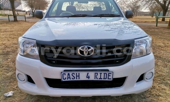Acheter Occasion Voiture Toyota Hilux Blanc à Chinsali, Nord