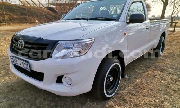 Buy Used Toyota Hilux White Car in Chinsali in Northern Buy Used Toyota Hilux White Car in Chinsali in Northern