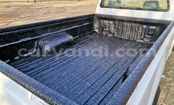 Buy Used Toyota Hilux White Car in Chinsali in Northern Buy Used Toyota Hilux White Car in Chinsali in Northern