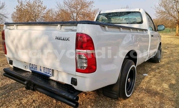 Buy Used Toyota Hilux White Car in Chinsali in Northern Buy Used Toyota Hilux White Car in Chinsali in Northern
