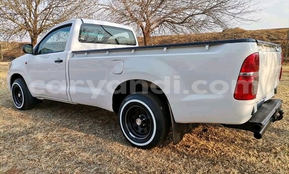 Buy Used Toyota Hilux White Car in Chinsali in Northern Buy Used Toyota Hilux White Car in Chinsali in Northern