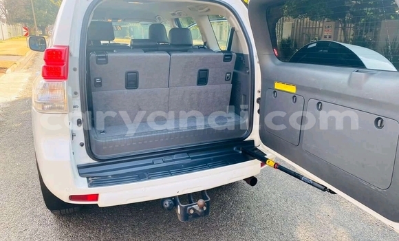 Acheter Occasion Voiture Toyota Land Cruiser Prado Blanc à Chingola, Zambie Acheter Occasion Voiture Toyota Land Cruiser Prado Blanc à Chingola, Zambie