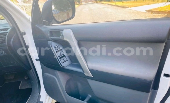 Acheter Occasion Voiture Toyota Land Cruiser Prado Blanc à Chingola, Zambie Acheter Occasion Voiture Toyota Land Cruiser Prado Blanc à Chingola, Zambie