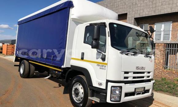 Tenga Tsaru Isuzu FTR 850 Chena Rori in Choma in Southern Tenga Tsaru Isuzu FTR 850 Chena Rori in Choma in Southern