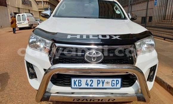 Buy Used Toyota Hilux White Car in Chinsali in Northern