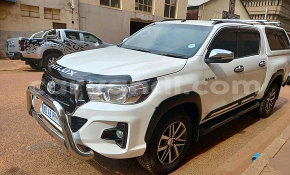 Acheter Occasion Voiture Toyota Hilux Blanc à Chinsali, Nord Acheter Occasion Voiture Toyota Hilux Blanc à Chinsali, Nord