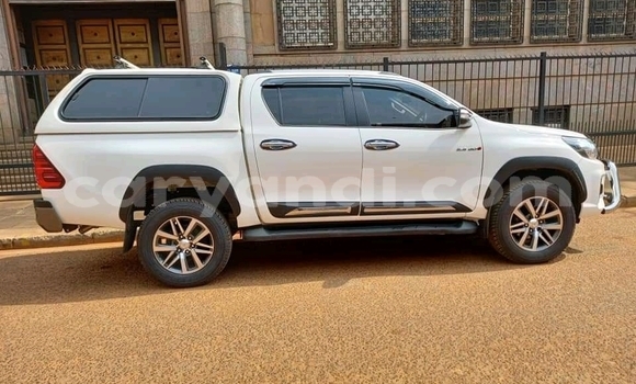 Acheter Occasion Voiture Toyota Hilux Blanc à Chinsali, Nord Acheter Occasion Voiture Toyota Hilux Blanc à Chinsali, Nord