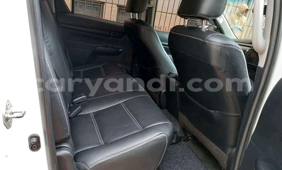 Acheter Occasion Voiture Toyota Hilux Blanc à Chinsali, Nord Acheter Occasion Voiture Toyota Hilux Blanc à Chinsali, Nord