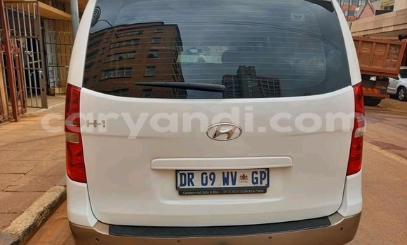 Buy Used Hyundai H1 White Car in Chinsali in Northern Buy Used Hyundai H1 White Car in Chinsali in Northern