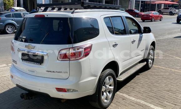 Acheter Occasion Voiture Chevrolet TrailBlazer Blanc à Chingola, Zambie Acheter Occasion Voiture Chevrolet TrailBlazer Blanc à Chingola, Zambie