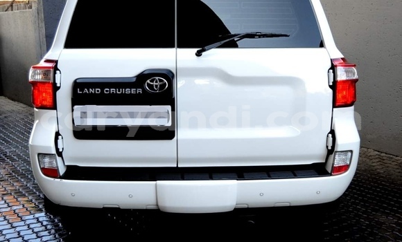 Acheter Occasion Voiture Toyota Land Cruiser Blanc à Chingola, Zambie Acheter Occasion Voiture Toyota Land Cruiser Blanc à Chingola, Zambie