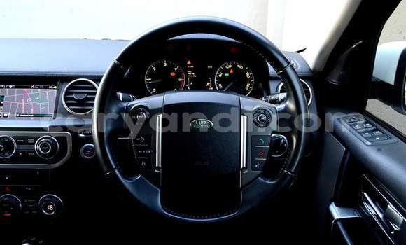 Acheter Occasion Voiture Land Rover Discovery Blanc à Livingstone, Zambie Acheter Occasion Voiture Land Rover Discovery Blanc à Livingstone, Zambie